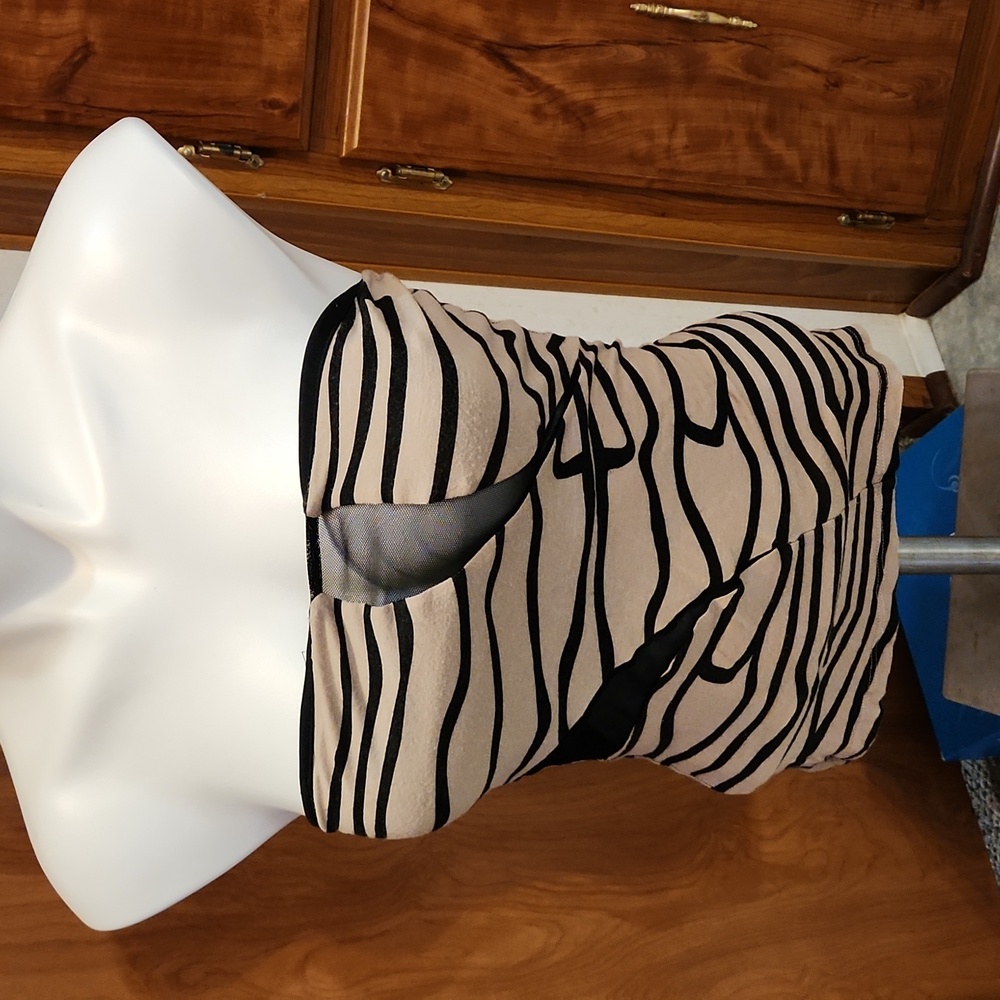 woman's strapless top
